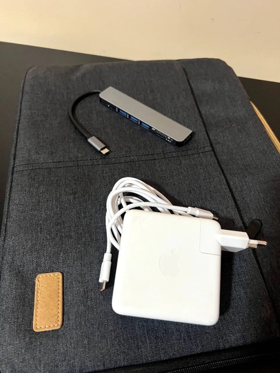 MacBook Pro 15インチ TouchBar 充電回数17回、100% MacBook Pro 15インチ TouchBar 充電回数17回、100% MacBook Pro 15