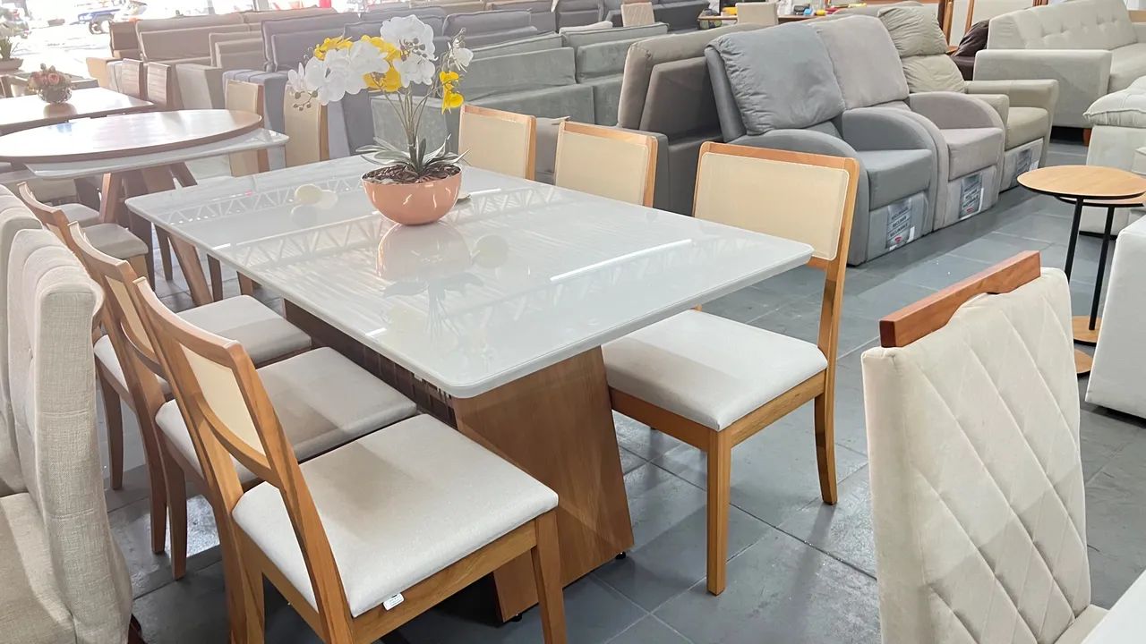 Conjunto de mesa de jantar com cadeiras toda de madeira  - Foto 3