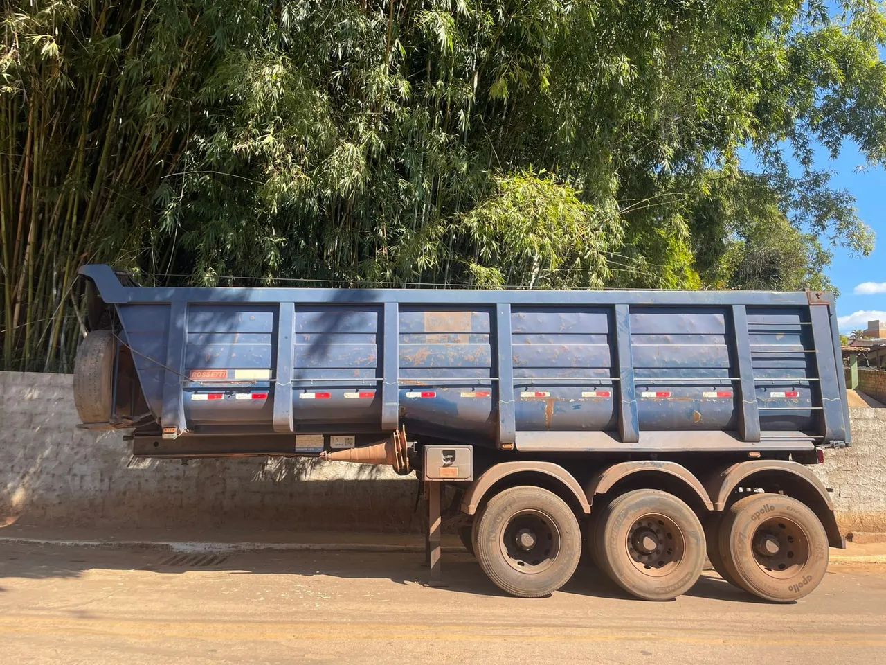 Carreta Caçamba Rossetti 25m³ 3 Eixos - Foto 2