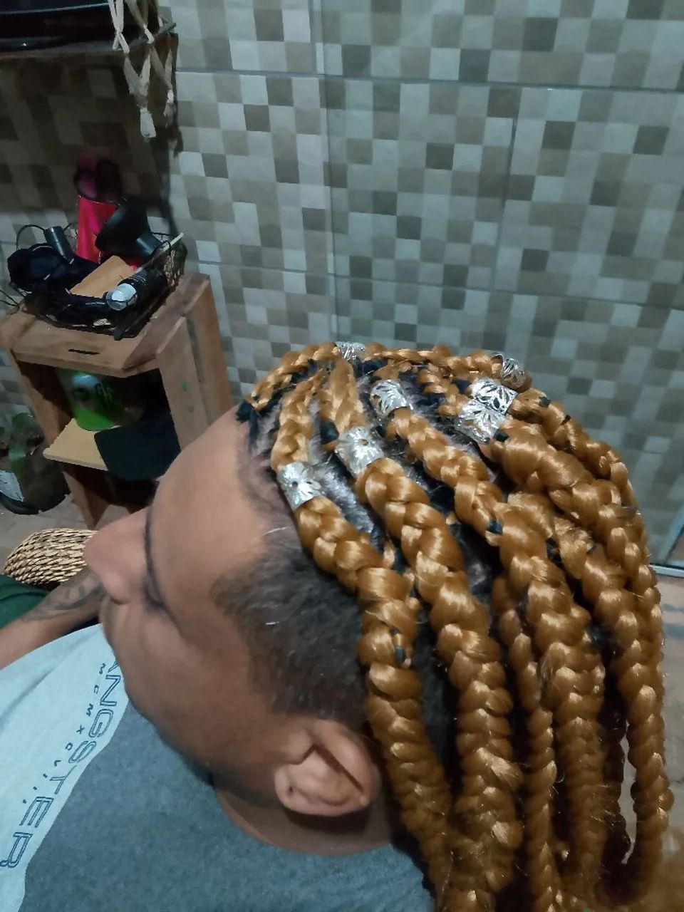 Tranças e embelezamento de unhas  - Foto 4