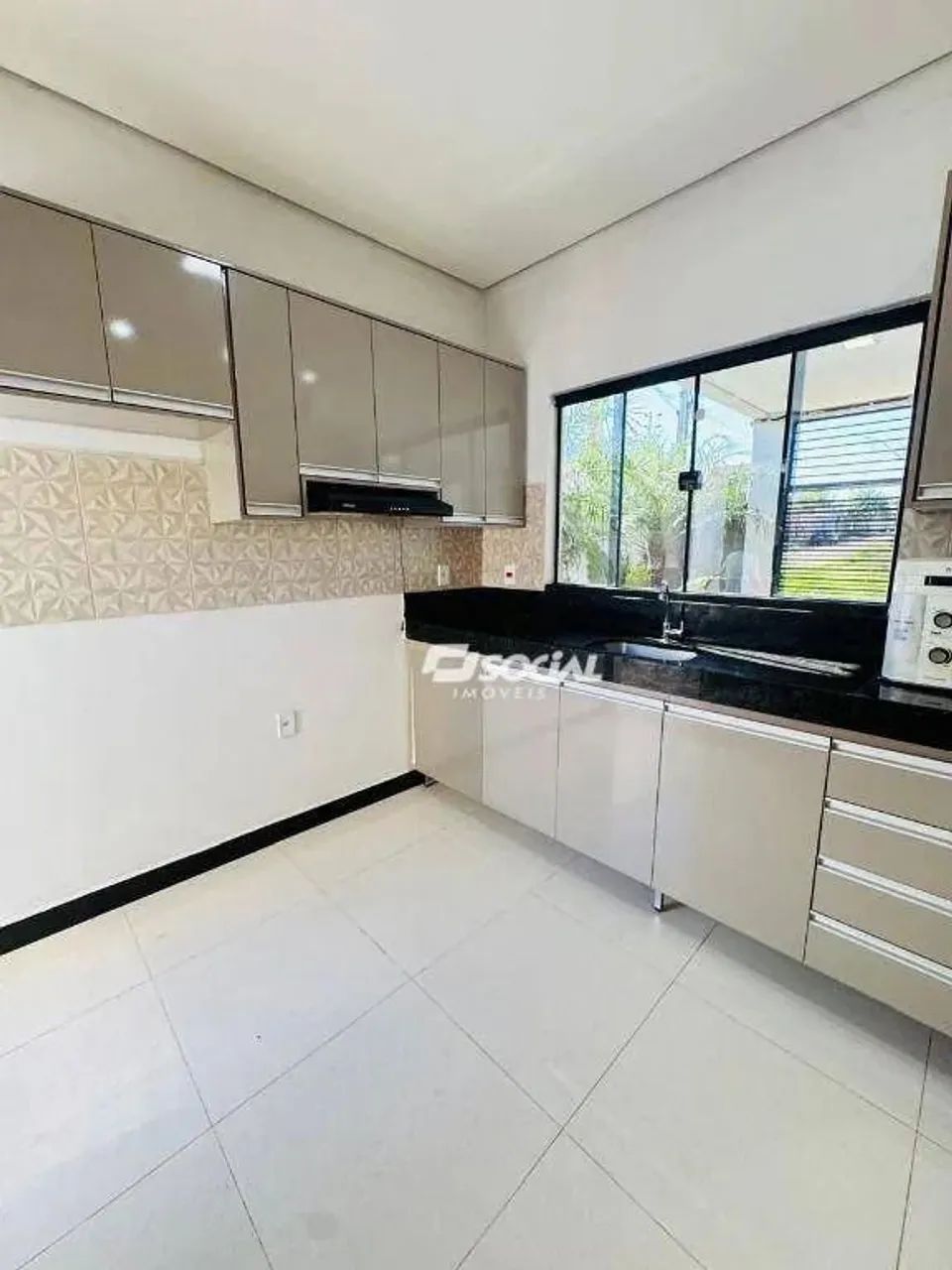 Ótima casa para locação com excelente estrutura e amplo espaço externo, localizada no Lote - Foto 4