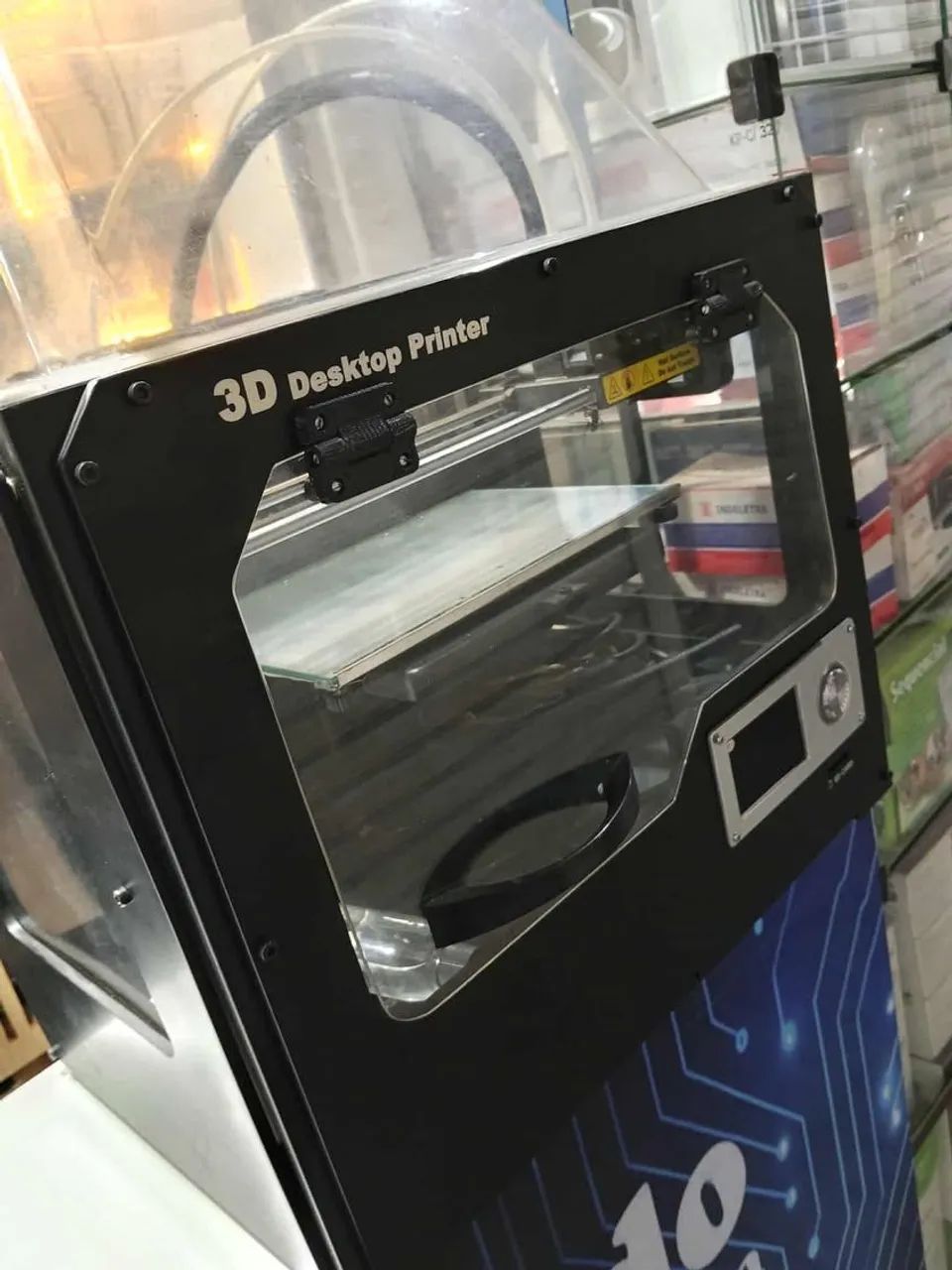 Vendo impressora 3D ótimo estado aceito troca  ZAP *