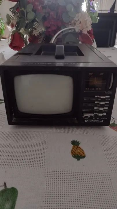 Mini tv portátil (sem funcionar)