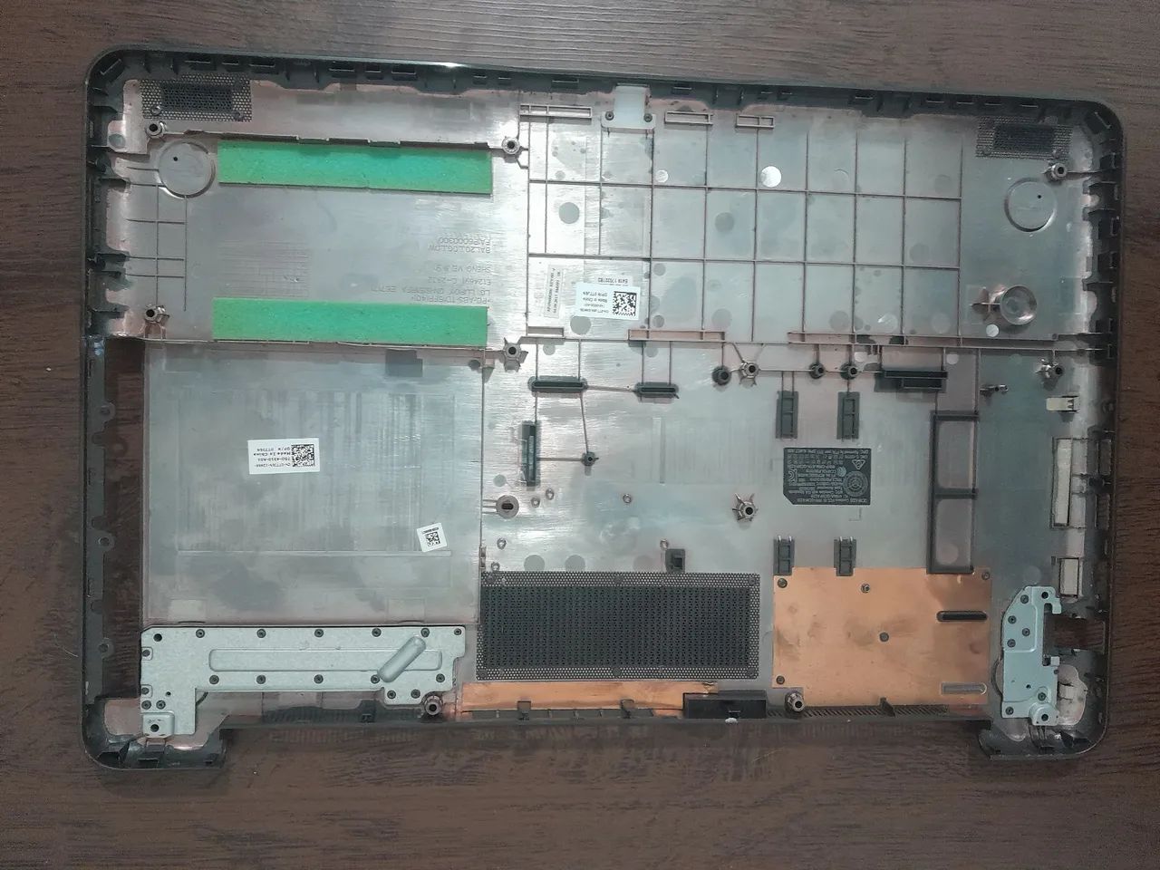 Base Inferior Dell Inspiron 5567 - Foto 2