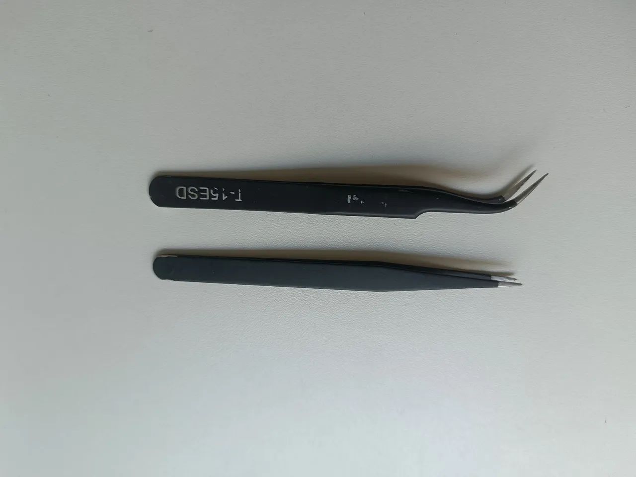 Kit 2 Pinças De Titânio + Brinde 2 Pinças Comuns - Foto 4