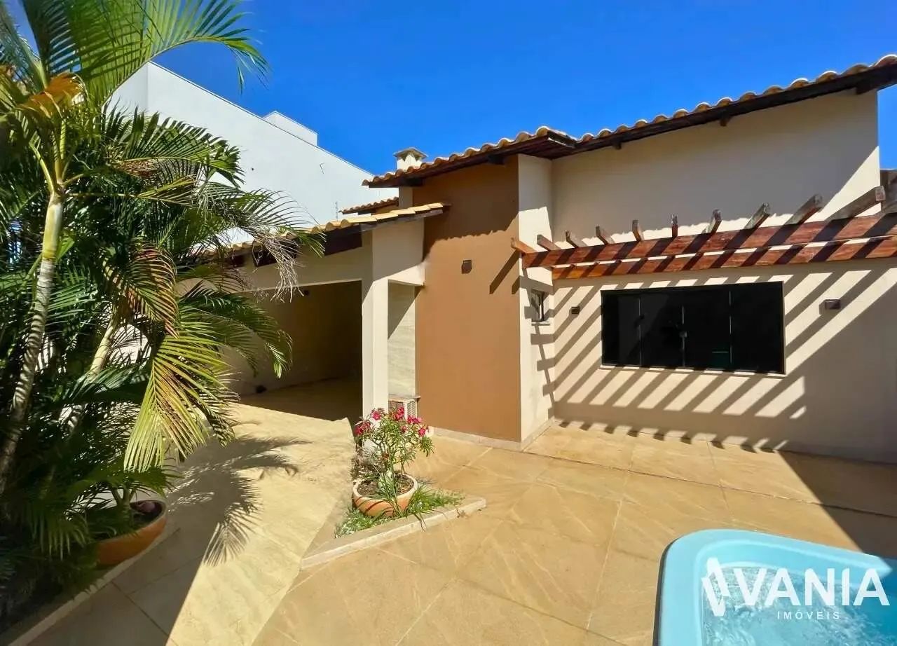 Casa c/ 3 quartos sendo 1 suíte na 110 norte