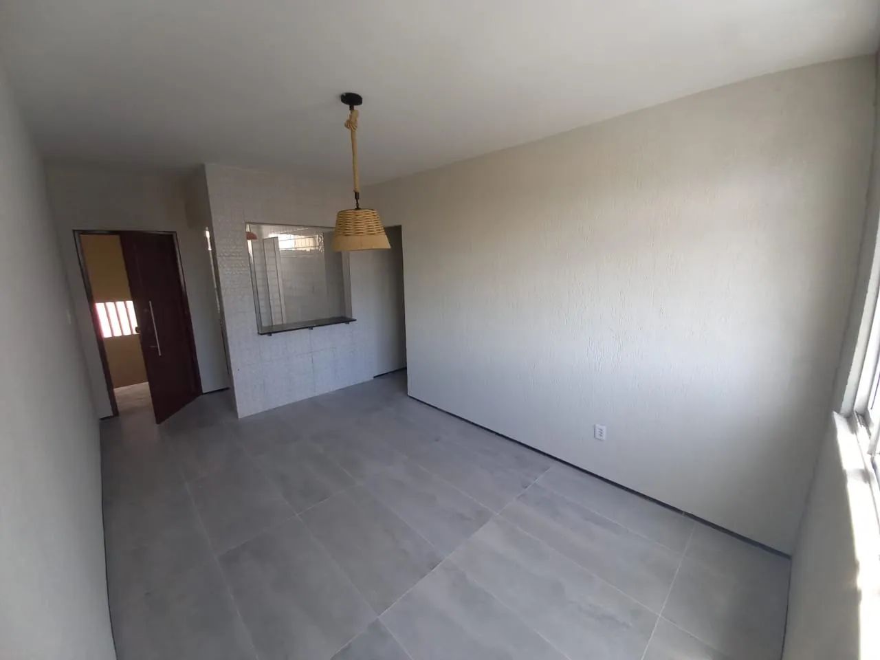 Vende-se Apartamento reformado localizado na Rua Tomas Acioli