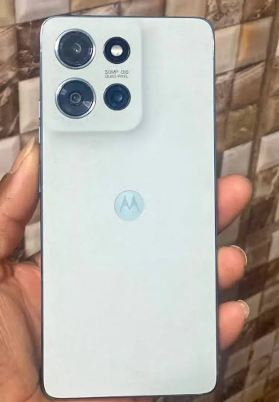 Motorola moto G75 aprova de água