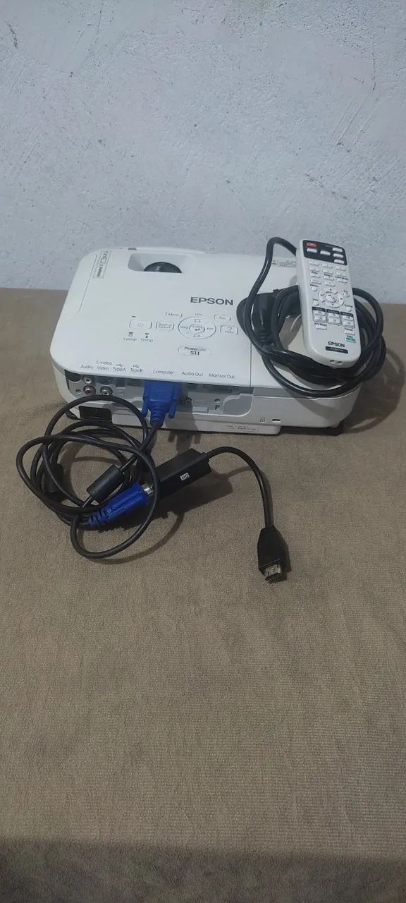 Projetor Epson s11 com saída VGA pra HDMI - Foto 2