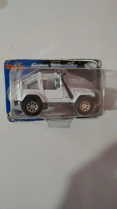 Miniatura Jipe Ricucon 1/43 lacrada