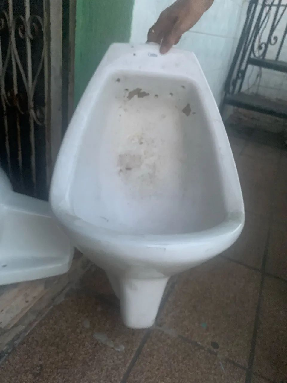 Mictório masculino64717213369603123