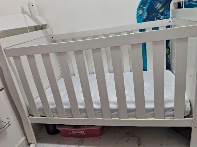 Vendo berço que vira cama mais colchão  - Foto 2