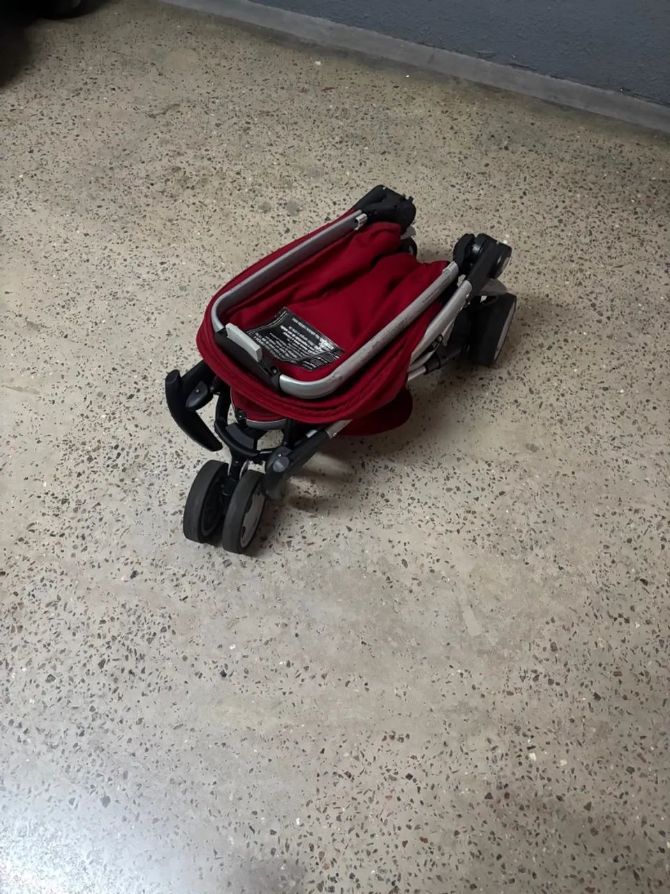 Carrinho de Bebê Compacto e Confortável - Foto 4