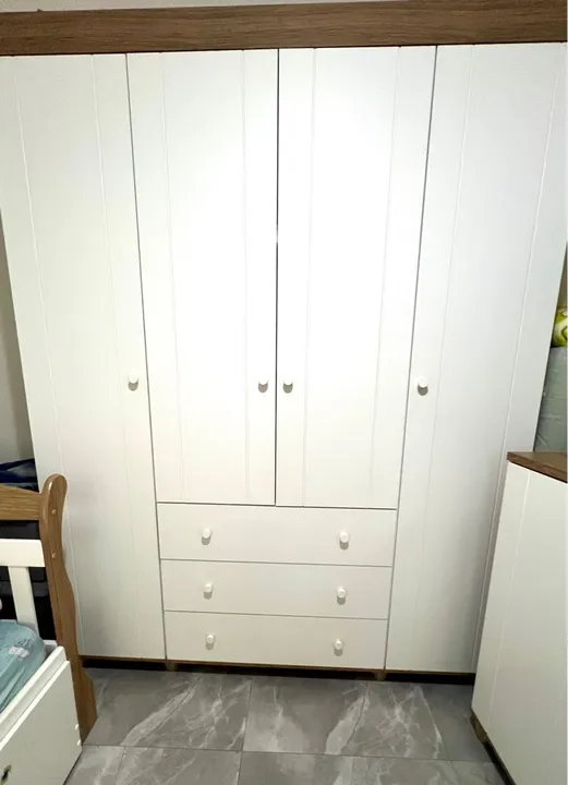 Conjunto de quarto infantil - cama com Gavetão - Branco e Madeira
