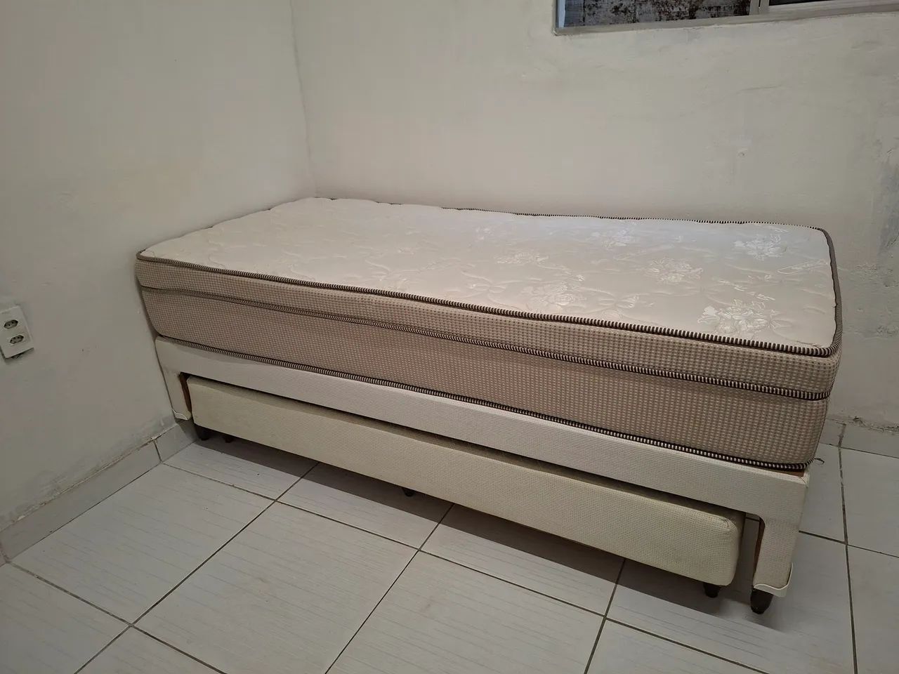 CAMA BOX SOLTEIRO 