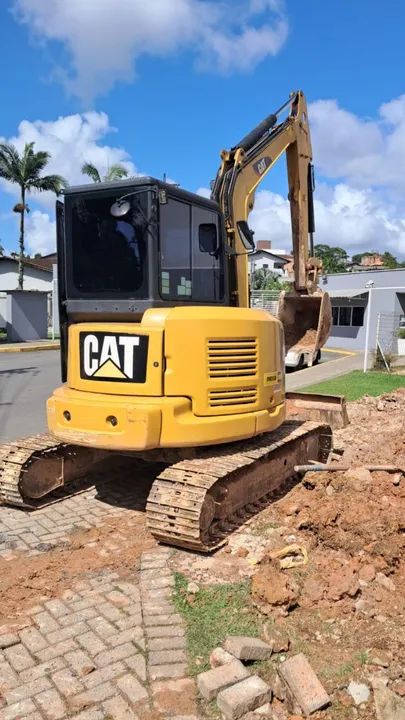 Mini escavadeira Caterpillar, perfeita para pequenos trabalhos! - Foto 4