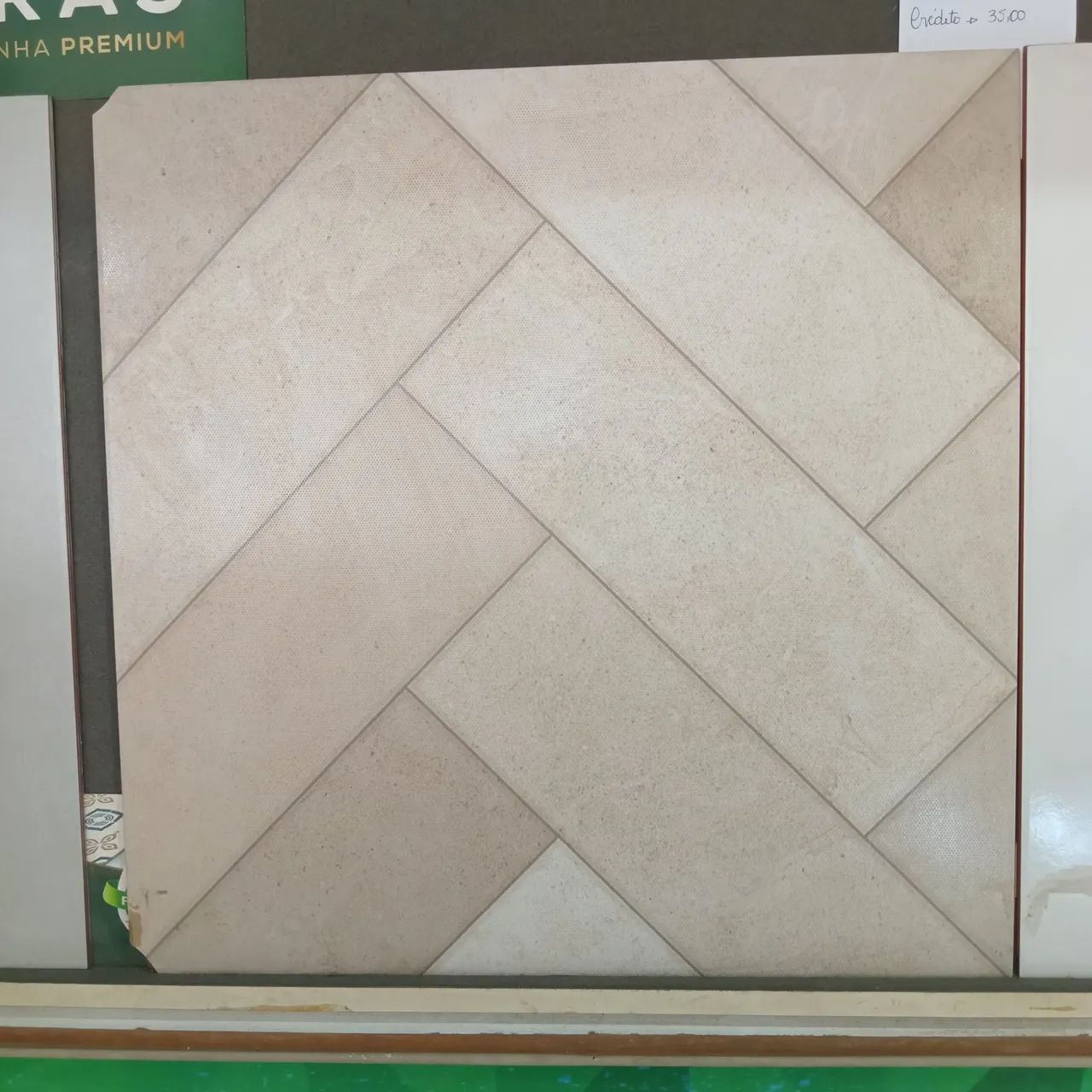 Piso cerâmico antiderrapante 57×57