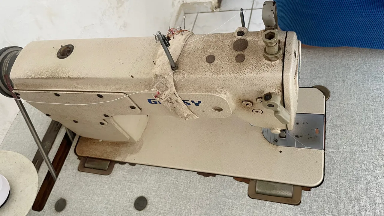 Maquina de costura industrial reta