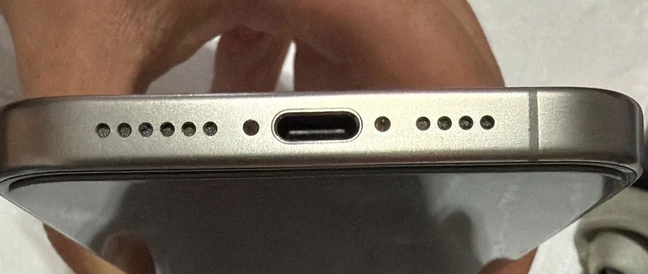 Título: iPhone 16 Pro Max Titanium - Seminovo, impecável - Foto 5