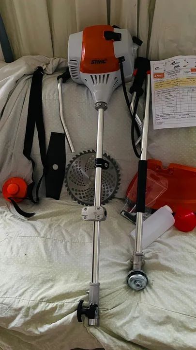 Roçadeira à gasolina FS 290 nova