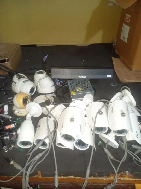Kit de Câmeras de Segurança - 8 Câmeras e Acessórios - Foto 2