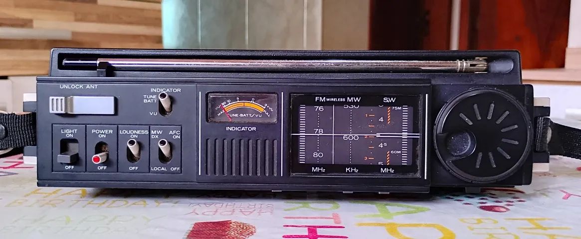 Rádio de mesa Mitsubishi Japones JEAGAM