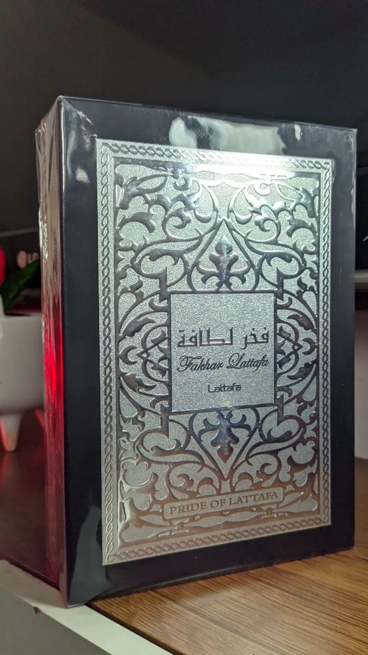 Perfume Lattafa Fakhar Lattafa - 100ml ORIGINAL E LACRADO