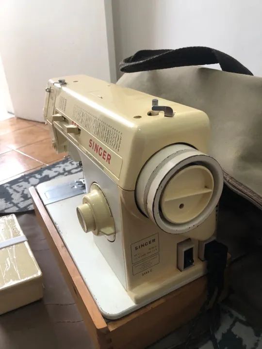 Máquina de Costura Singer - Usada