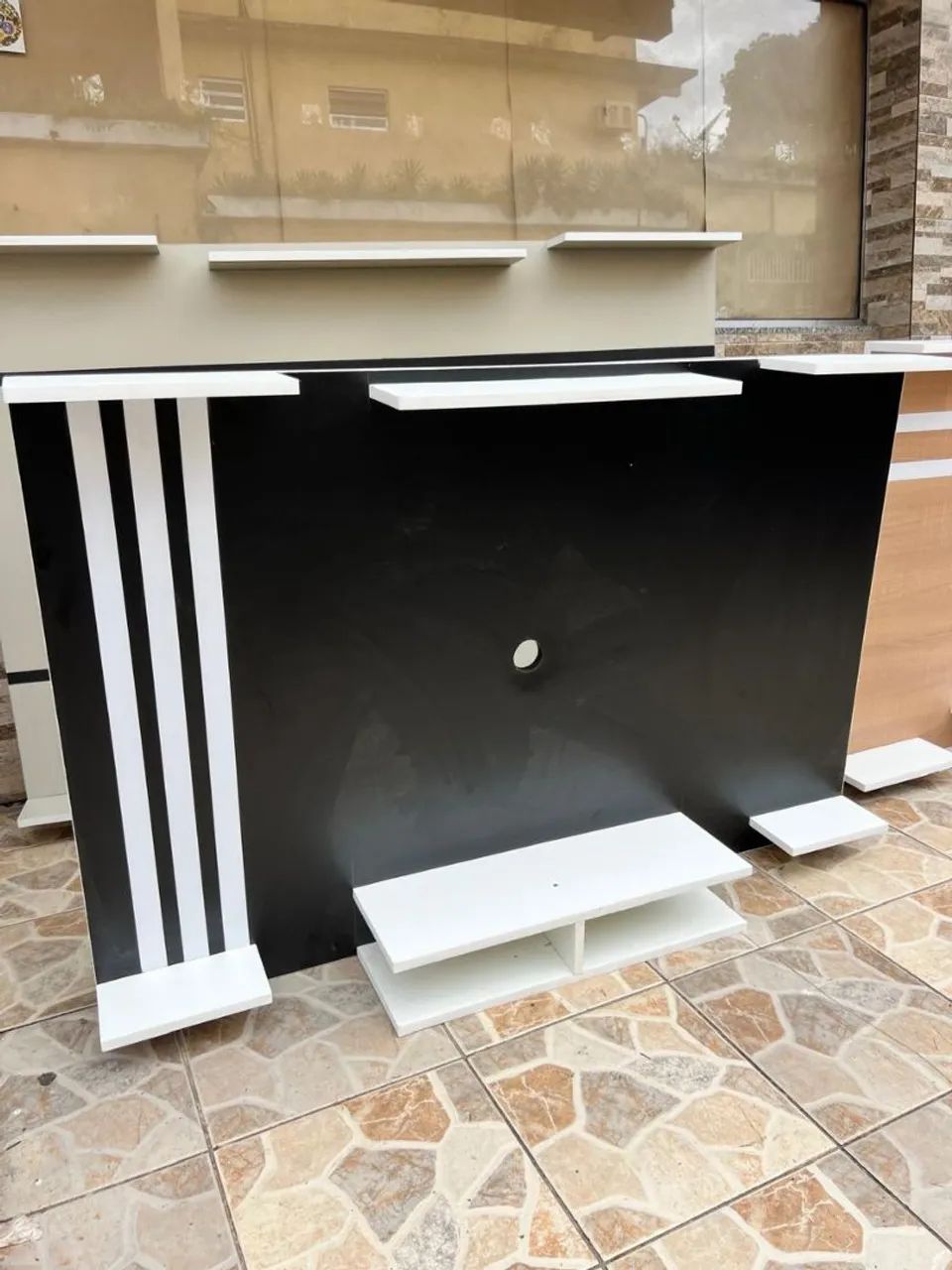 Painel de TVs preto ---@×@