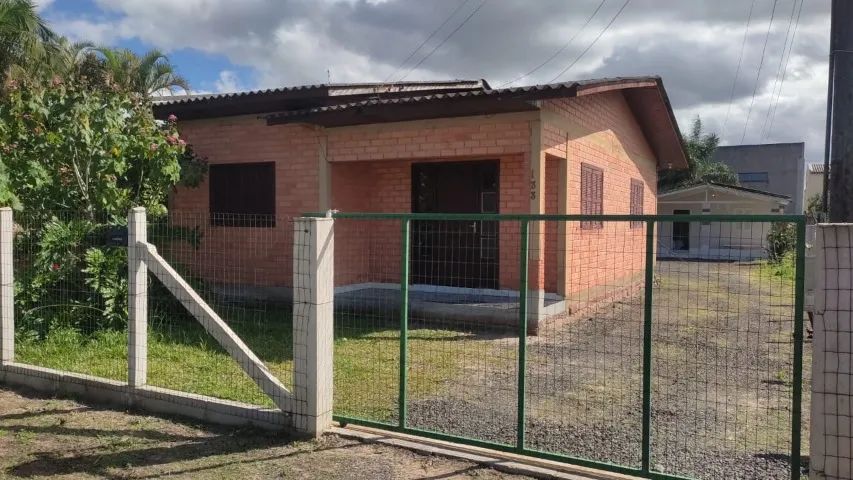 ALUGA SE CASA EM SOMBRIO SC - Foto 2