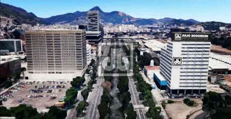 Raridade no Centro do Rio. Prédio Comercial todo Reformado com 14 Pavimentos e 17.947m². O