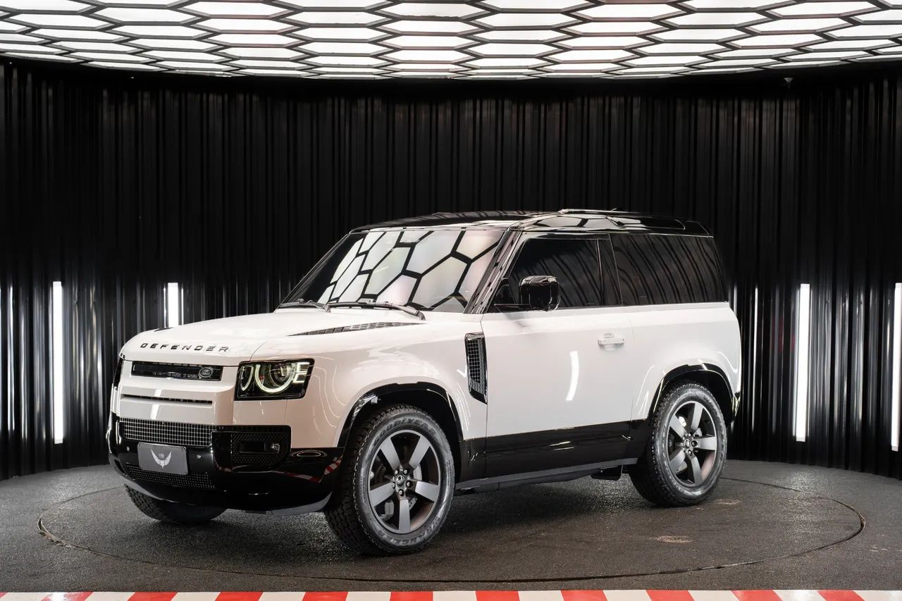Land Rover Defender 2025