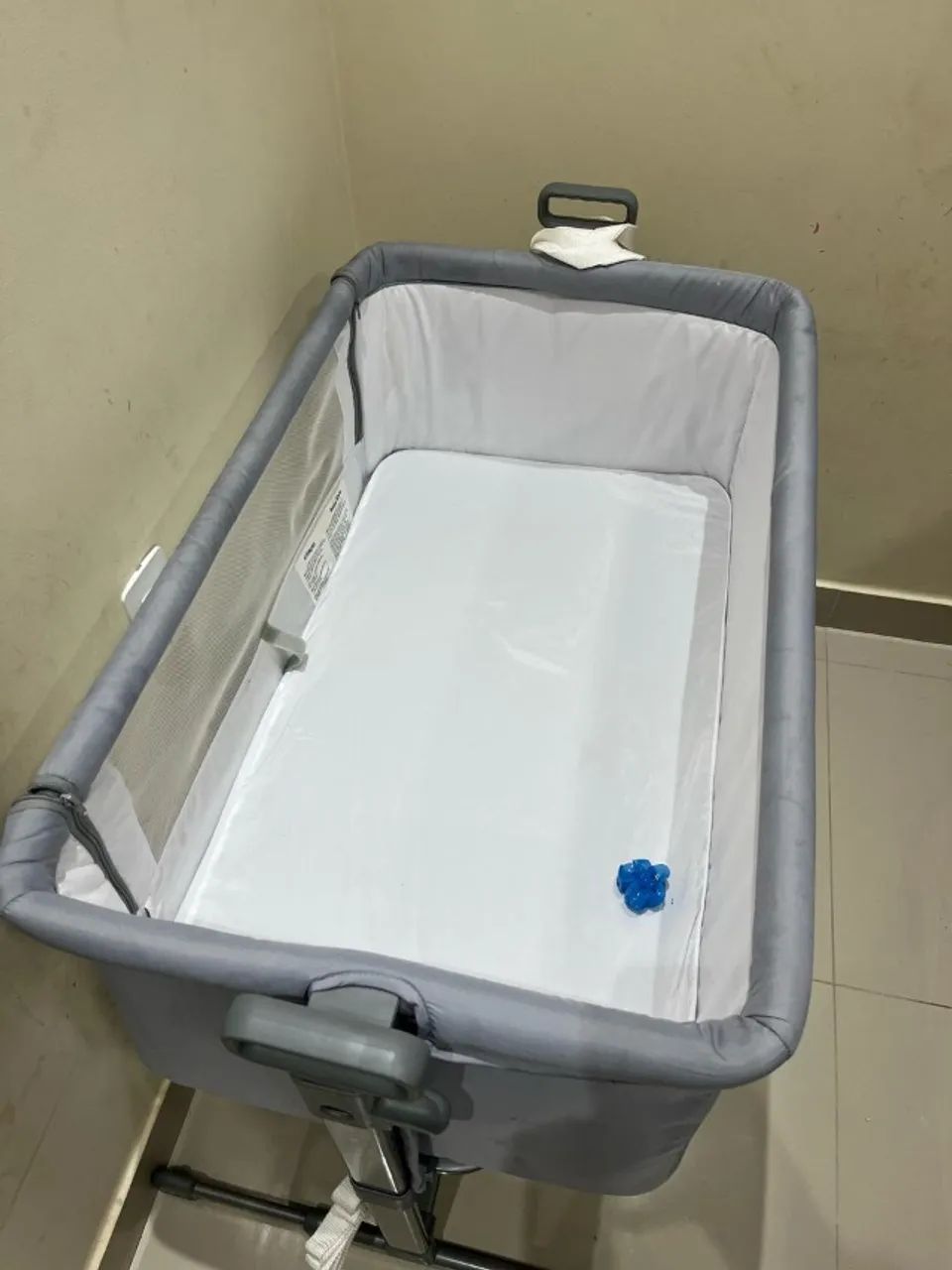 Berço tipo Moisés que acopla na cama - Foto 3
