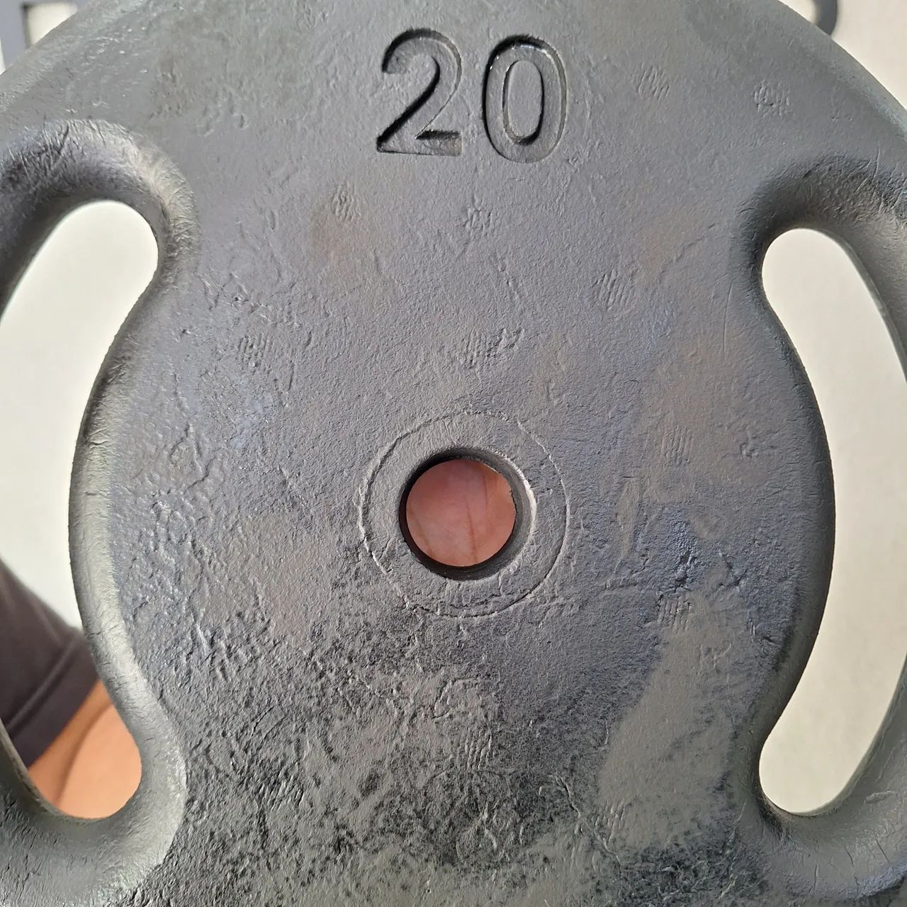Anilha de Ferro 20KG Academia por R$ 199,80 a vista (R$ 9,99 o Quilo)