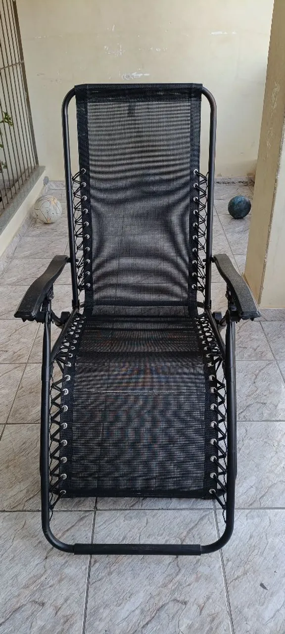 Cadeira de Descanso Preta - Conforto e Relaxamento