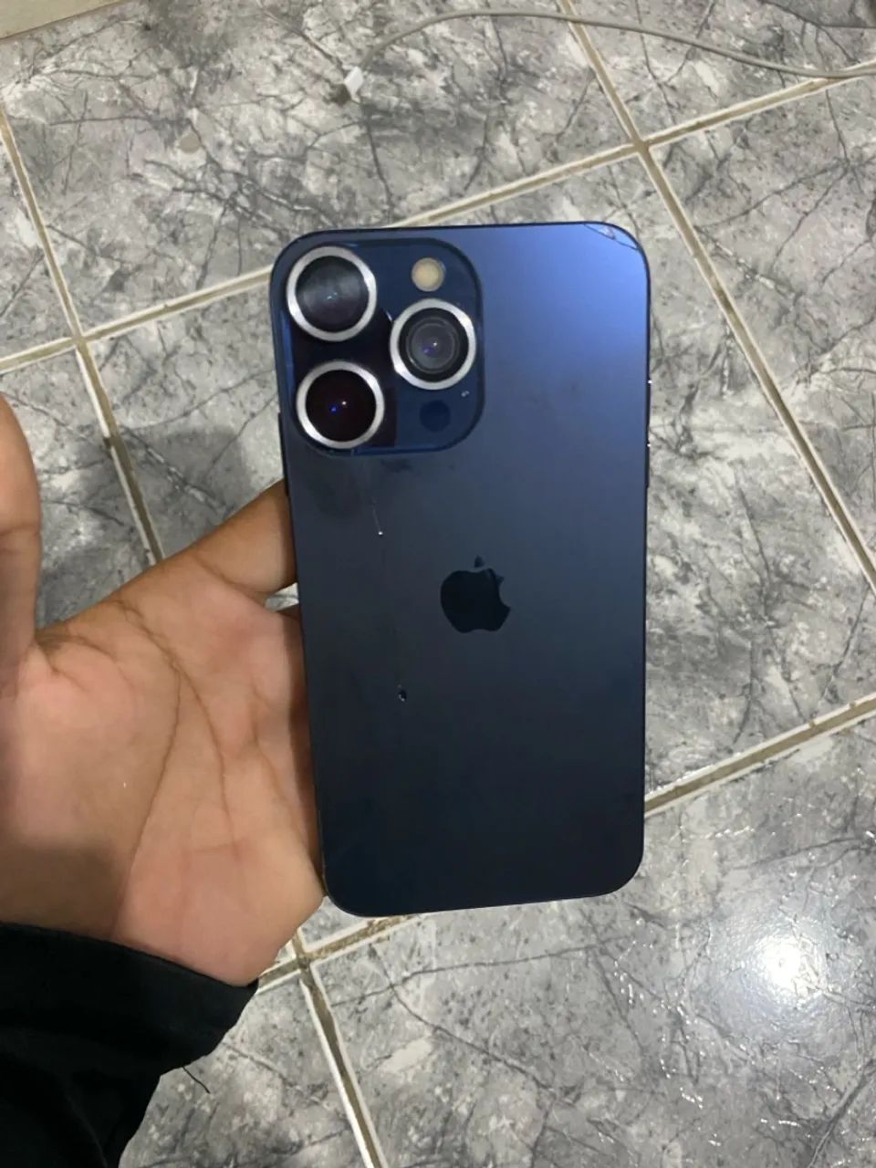 iPhone XR na carcaça do 13 pro 