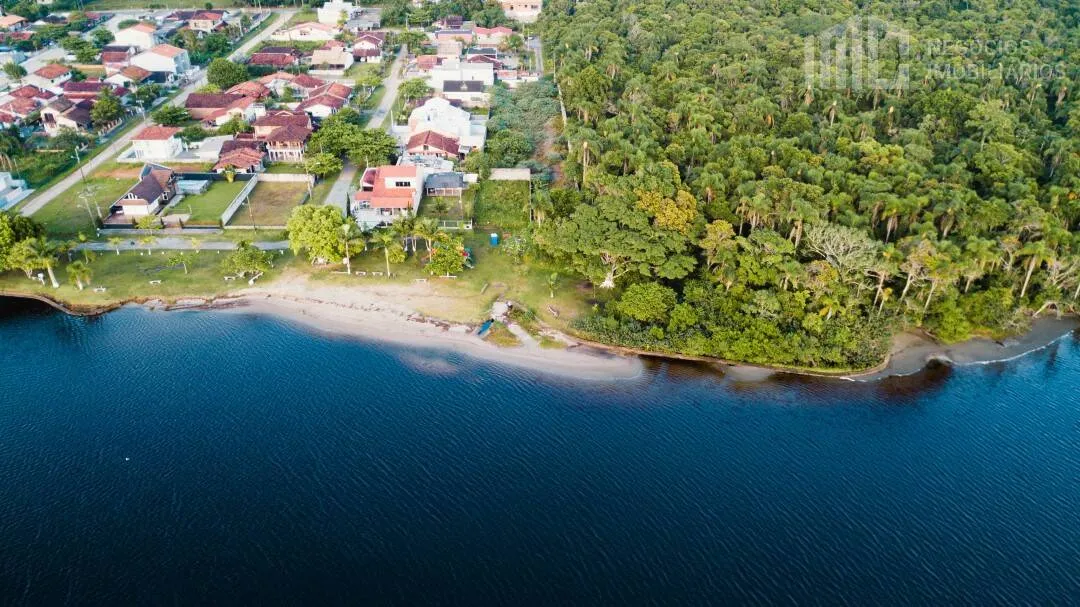 Terreno de frente para lagoa | Pinheiros - Bal. Barra do Sul/SC