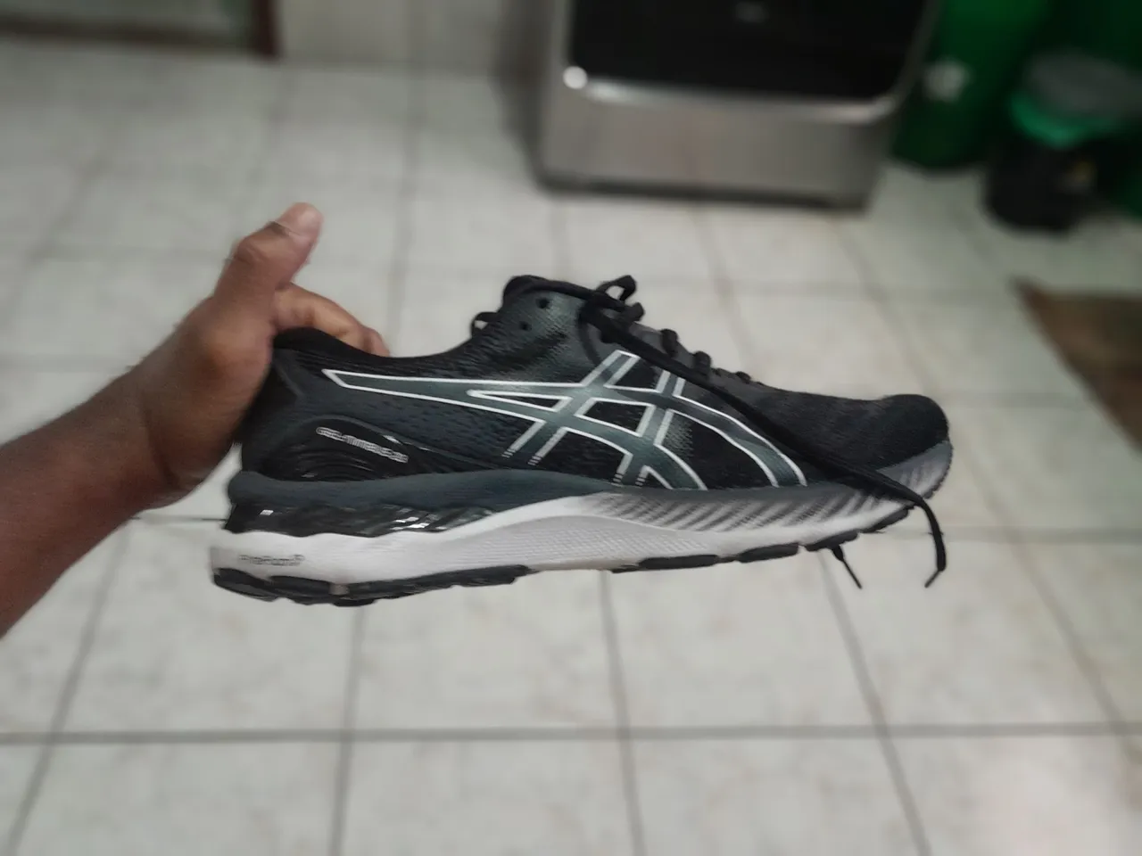 Tênis Asics Gel-Nimbus 23 Preto/Cinza