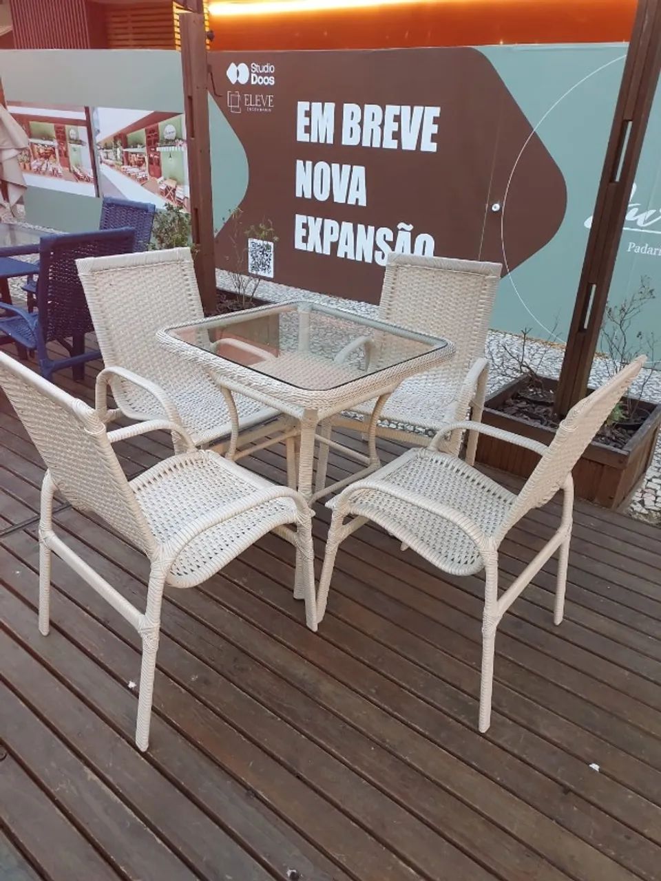 MESA ÁREA EXTERNA COM EM  4 CADEIRAS EM ALUMÍNIO - Foto 2