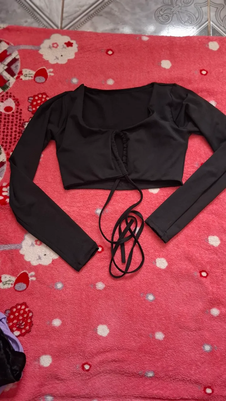 Blusa cropped manga longa com amarração