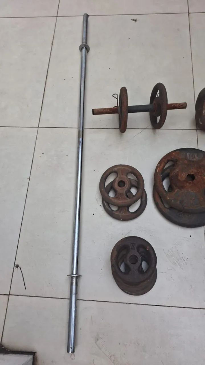 Barra maciça, Anilhas e Kettlebell - Foto 2