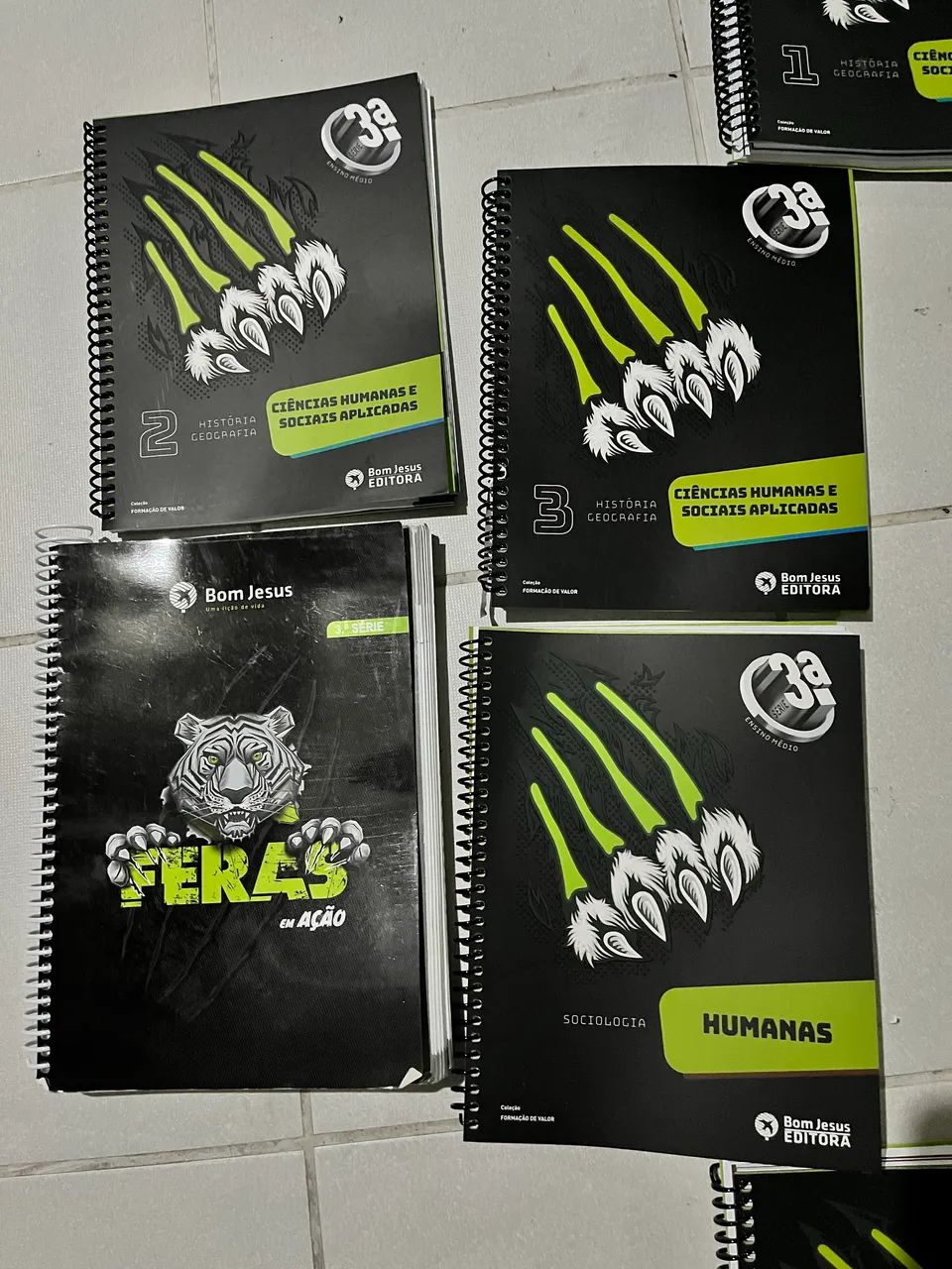 Material didático do Colégio Bom Jesus