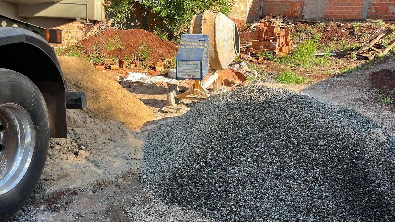 Serviço de Terraplanagem e venda de areia e pedra  - Foto 5
