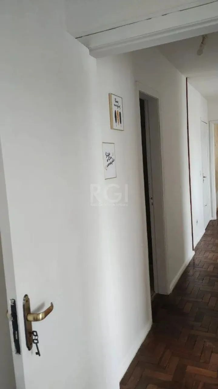 Ótimo apartamento , hall de entrada , living 02 ambientes, 02dormitórios, banheiro social, - Foto 4