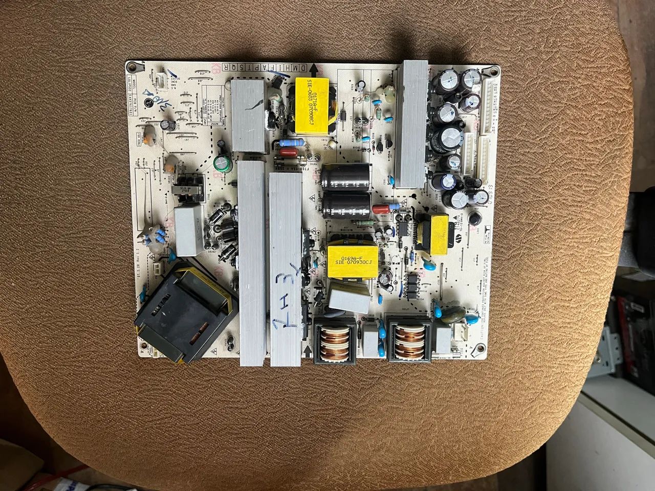 Placa da fonte LG 32lb9rtb - Foto 2