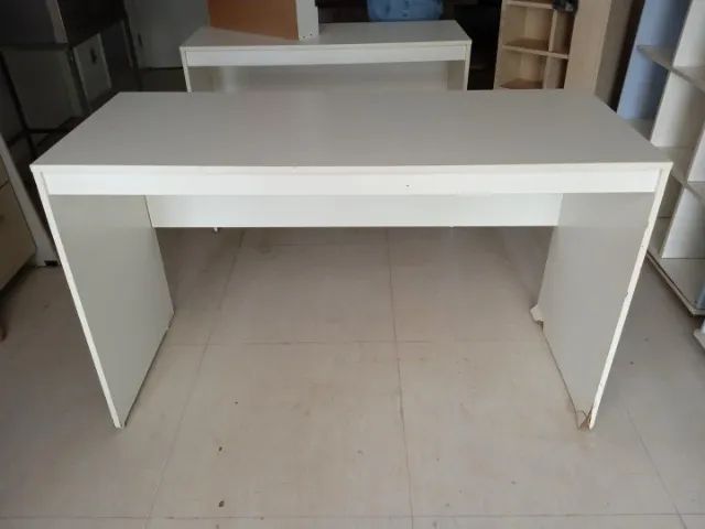 Mesa de Escritório em MDF Branco 78 cm x 130 cm x 53 cm