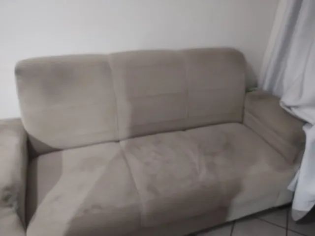 GRUPO ESTOFADO DE 3 E 2 LUGARES EM ESTADO DE CONSERVAÇÃO REGULAR.  - Foto 2