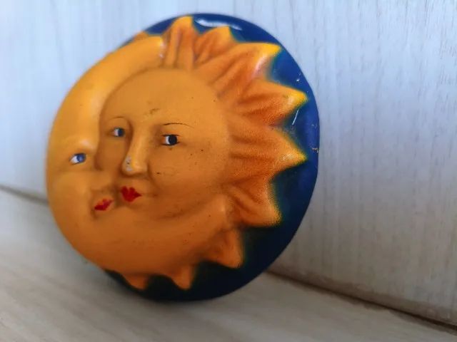 Mandala em Cerâmica  de Eclipse Solar   linda Lua e Sol pintada á mão.    - Foto 4