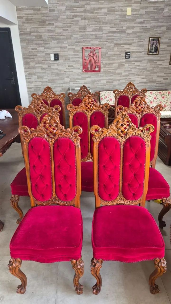 Cadeiras de jantar estilo barroco/ renascentista