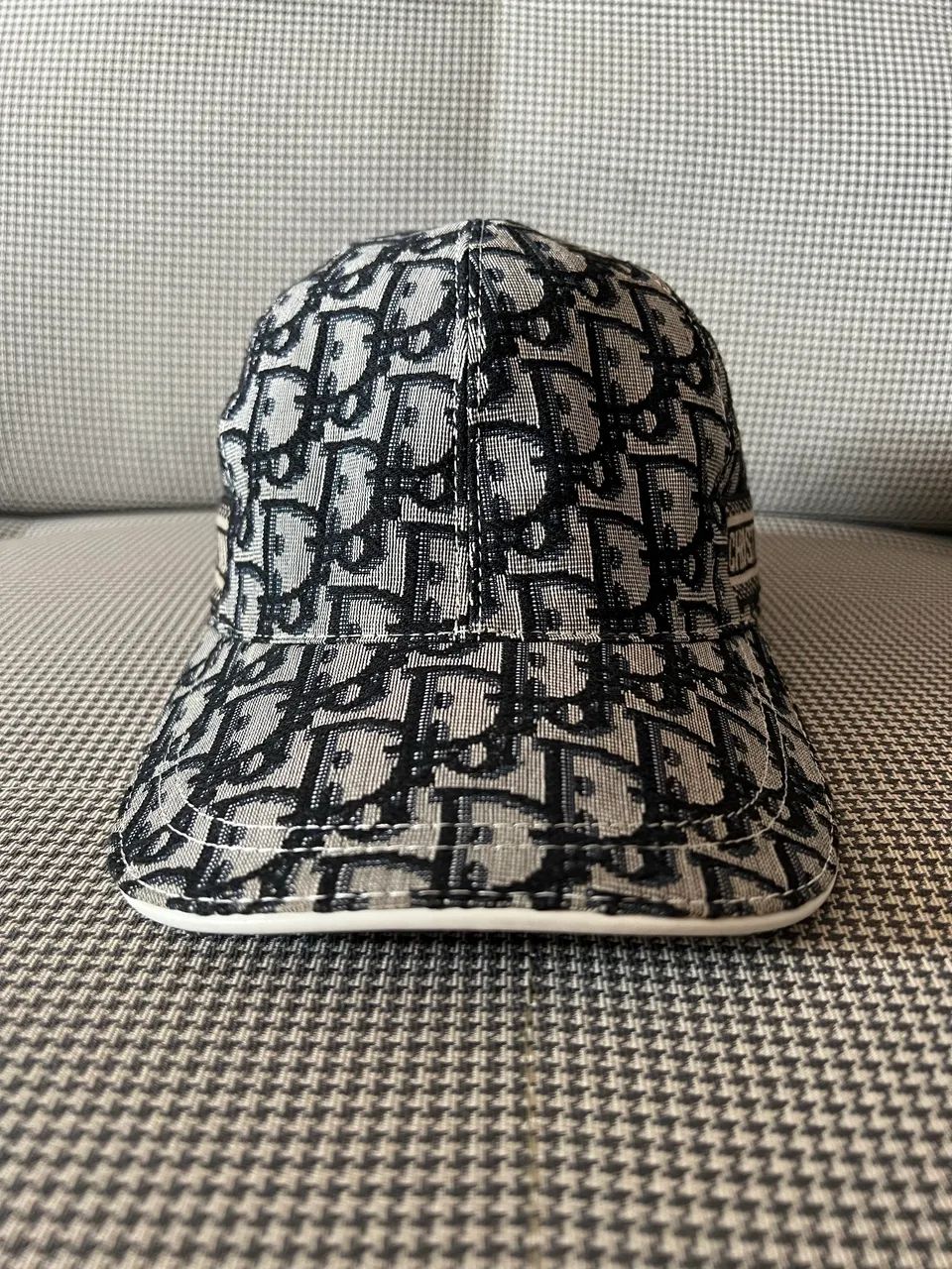 DIOR BONÉ  - Foto 3